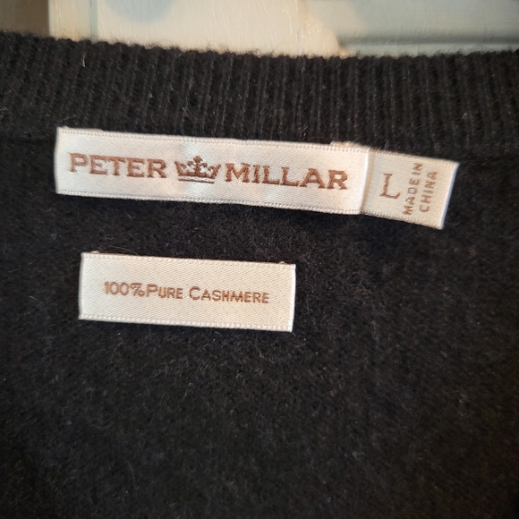 Peter Millar 100% Cashmere V-Neck Sweater – Black | Men’s Luxury Knitwear - Picture 3 of 5